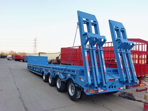 低平板半掛車(chē)