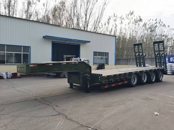 低平板專(zhuān)用半掛車(chē)