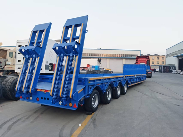  重型低平板半掛車(chē)